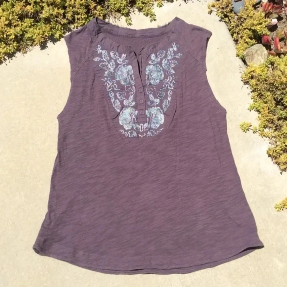 Cotton sleeveless embroidered tank top - Picture 4 of 9